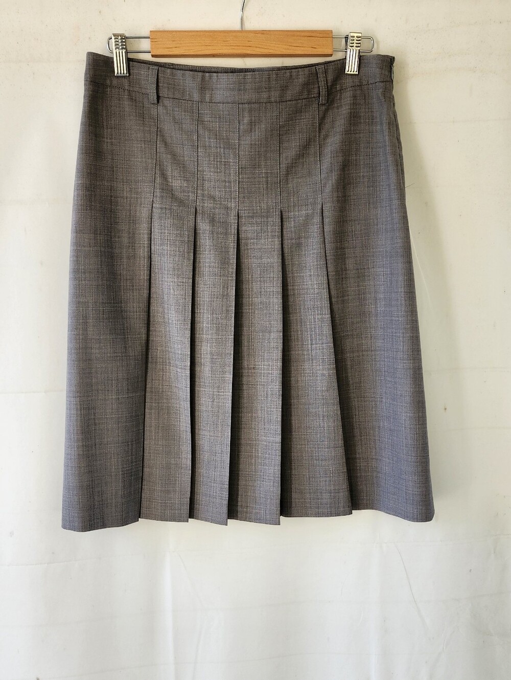 Theory Pleated Midi Skirt in Gray